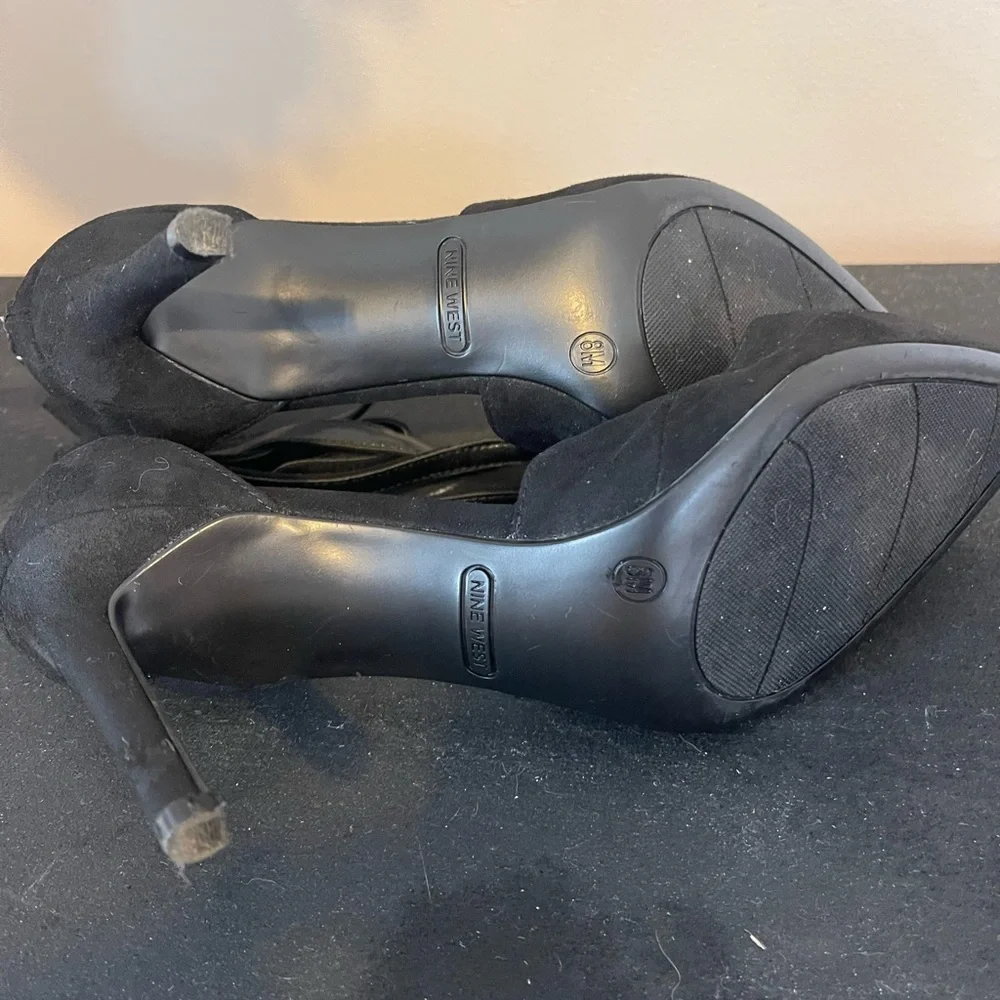 Nine West Zip Suede Heels Black Shoes 8 m Designer Dress Up Fashion High Tall - Picture 4 of 7